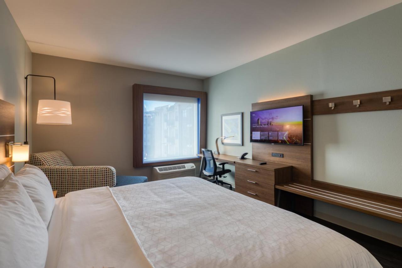 Holiday Inn Express & Suites - Charlotte - South End By Ihg Kültér fotó