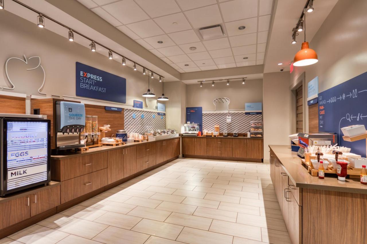Holiday Inn Express & Suites - Charlotte - South End By Ihg Kültér fotó